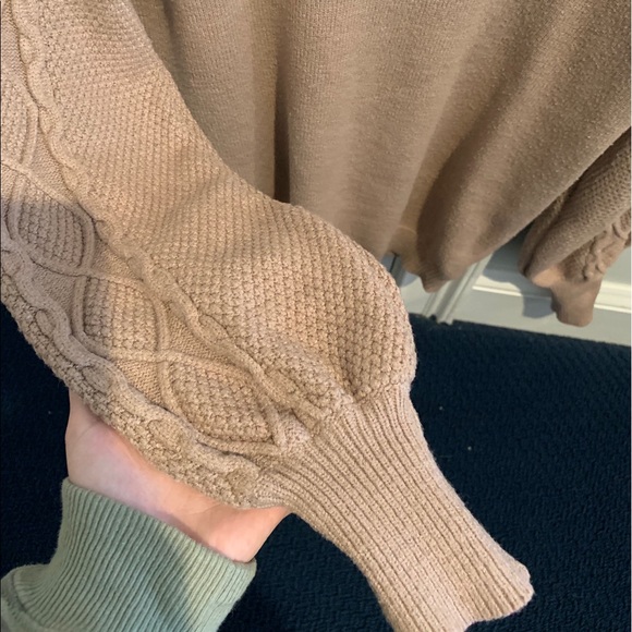 Fable Women’s Tan Sweater Balloon Sleeves Size S - Picture 2 of 5